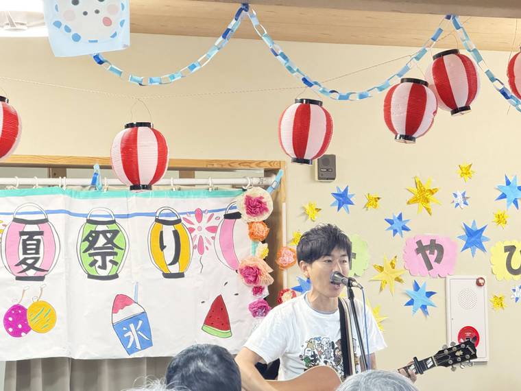 施設の風景（みやび夏祭りライブ）